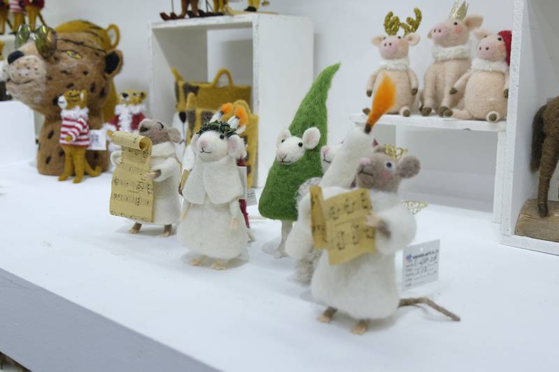 Wool felted the Choir mice ornament Featured Image