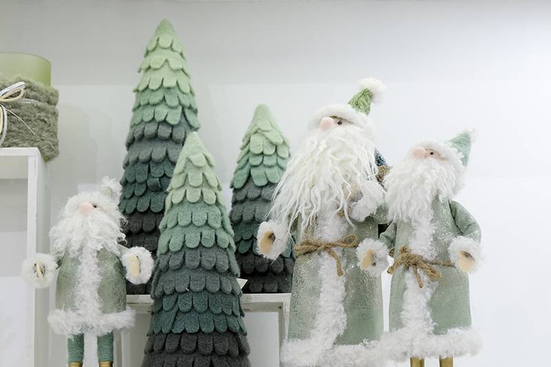 2020 wholesale price Mini Felt Santa Hats - 3sizes Gradient green Xmas tree and Santa – Handiwork