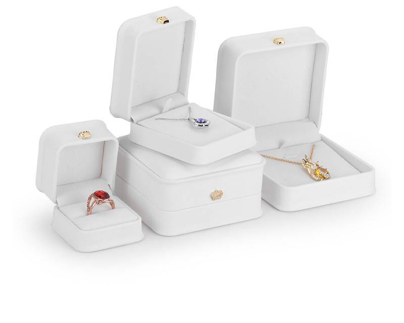 Professional China  Baby Jewelry Box - OEM High Quality Luxury Design Small Engagement Jewelry Wedding Gift Storage Rigid Cardboard Ring Packaging Paper Box – Hanmo