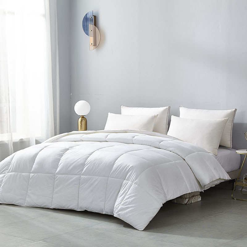 China wholesale Lightweight Comforter Pricelist –  Lightweight Goose Down Comforter Light Feather Down Duvet Insert with 100% Cotton Cover – HANYUN