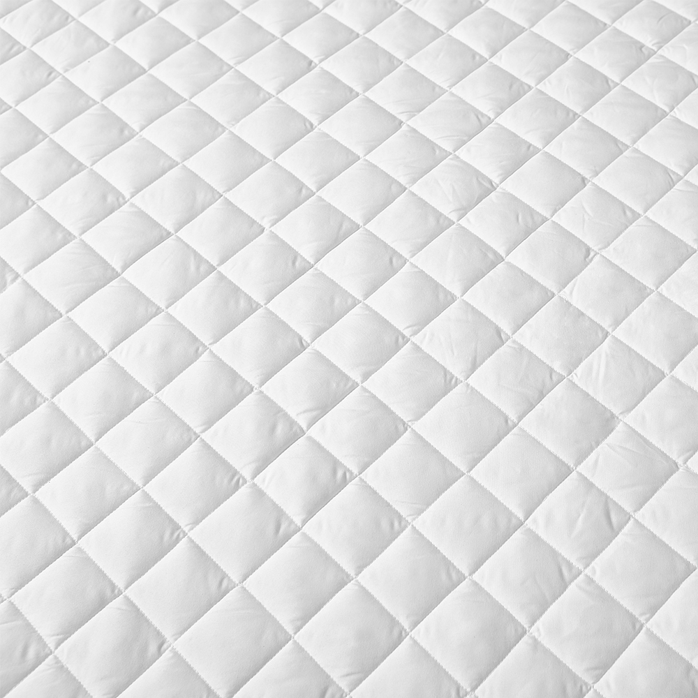 Bedding Quilted Fitted Mattress Pad (Queen) – Elastic Fitted Mattress Protector – Mattress Cover Stretches up to 16 Inches Deep – Machine Washable Mattress Topper