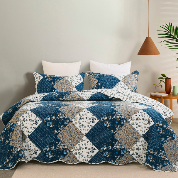 Elevate your bedroom decor with a stylish and comfortable duvet cover
