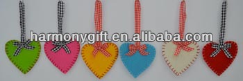 Wholesale Price Happy Bird - Item 6703 non-woven fabric hearts with hem, with ribbon – Harmony