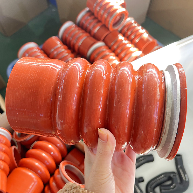 What is hump silicone hose？