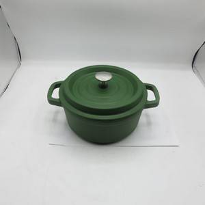 Cast Iron Casserole Dish 2.4L Suitable for All Hobs Oven Safe Enamel Coating