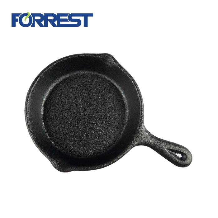 Eco-friendly mini frying pan with black color