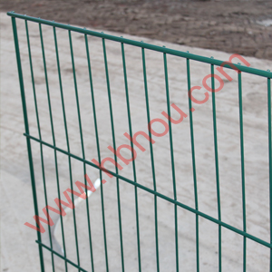 green fence panel