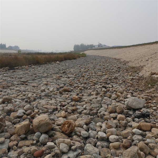Hot dipped galvanized retaining wall river protect gabion box Featured Image