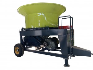 Bale Buster: Revolutionizing Straw Management Straw Shredder: Maximizing Agricultural Efficiency Chop & Feed: The Ultimate Straw Bale Crusher Field to Function: Transforming Straw with Precisi...
