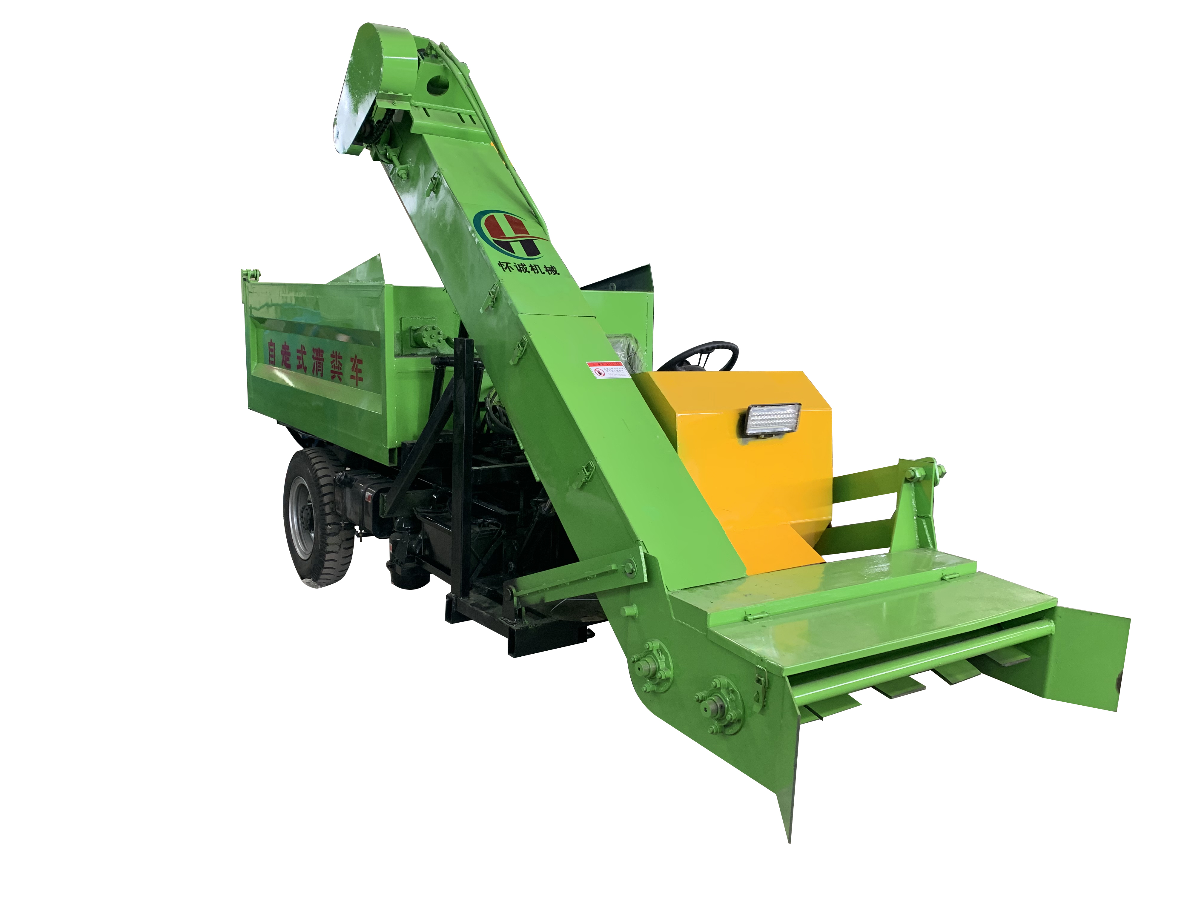 High-efficiency manure cleaning truck for animal husbandry