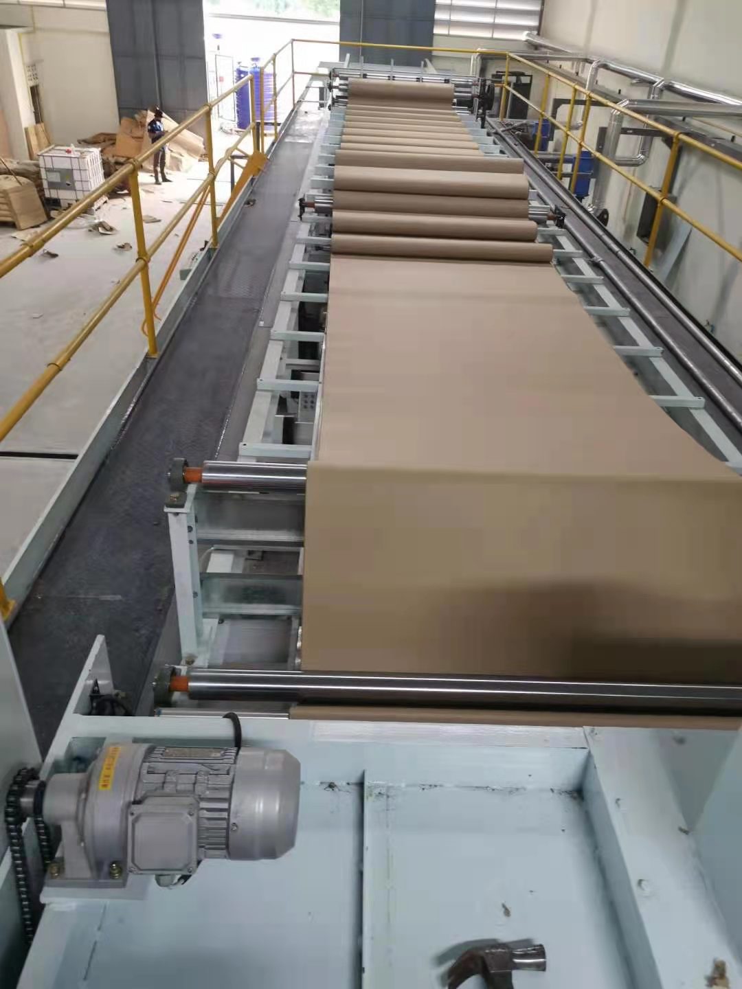 False bonding phenomenon and solution of cardboard corrugated machine.
