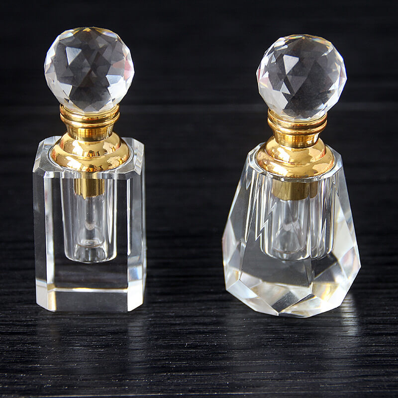 Unique Shape Crystal Perfume Bottle Decoration (KS24072) - China