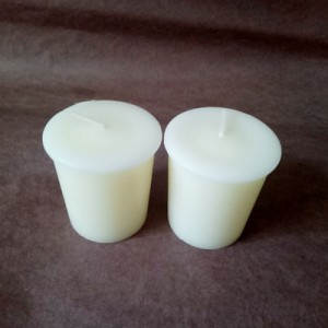 White Ivory Paraffin Wax Vanilla Scented Yankee Type Small Votive Candles