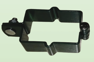 Clips for wiremesh and fence panel