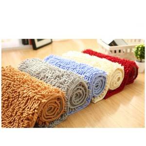 Microfiber chenille mat with strong water absorption