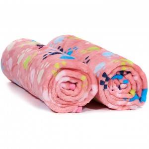 pet blanket is made of coral fleece blanket