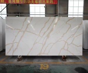 China Factory Wholesale Gold Artificial Marble Calacatta Engineered Quartz Stone
