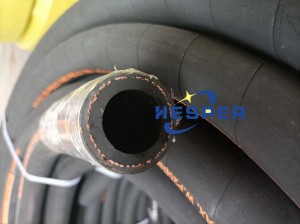 Abrasion resistant rubber sandblast hose