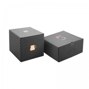 Kartonska kutija od zlatnog valovitog kartona s crnim logotipom za čajnik