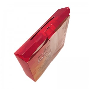 პატარა წითელი ყუთი უნიკალური PET ფანჯრით თეთრი მუყაოს ქაღალდის პირსახოცის შეფუთვით