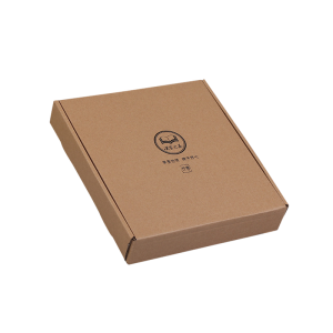 Флексо печатење лого Евтини кафеави поштари Кутија од рециклирана брановидна хартија