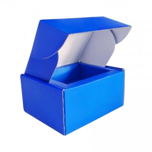 Poštová škatuľka z vlnitej lepenky s potlačou RETF s papierovou vložkou