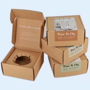 UV spausdinimas balta spalva 3 sluoksnių gofruotojo kartono dėžutės perdirbtos rudos spalvos pašto siuntos