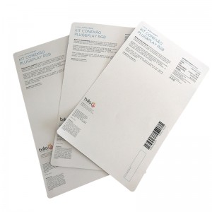 Passen Sie den weiß-silbernen UV-Druck auf einem speziellen Etikettenetikett aus schwarzem Papier an