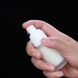 Luxury 20-120ml Frosted empty Glass Lotion Bottle with Pump