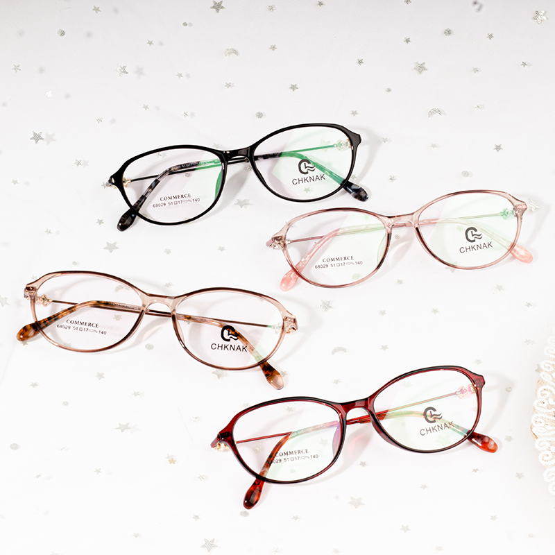 women’s eyewear frames