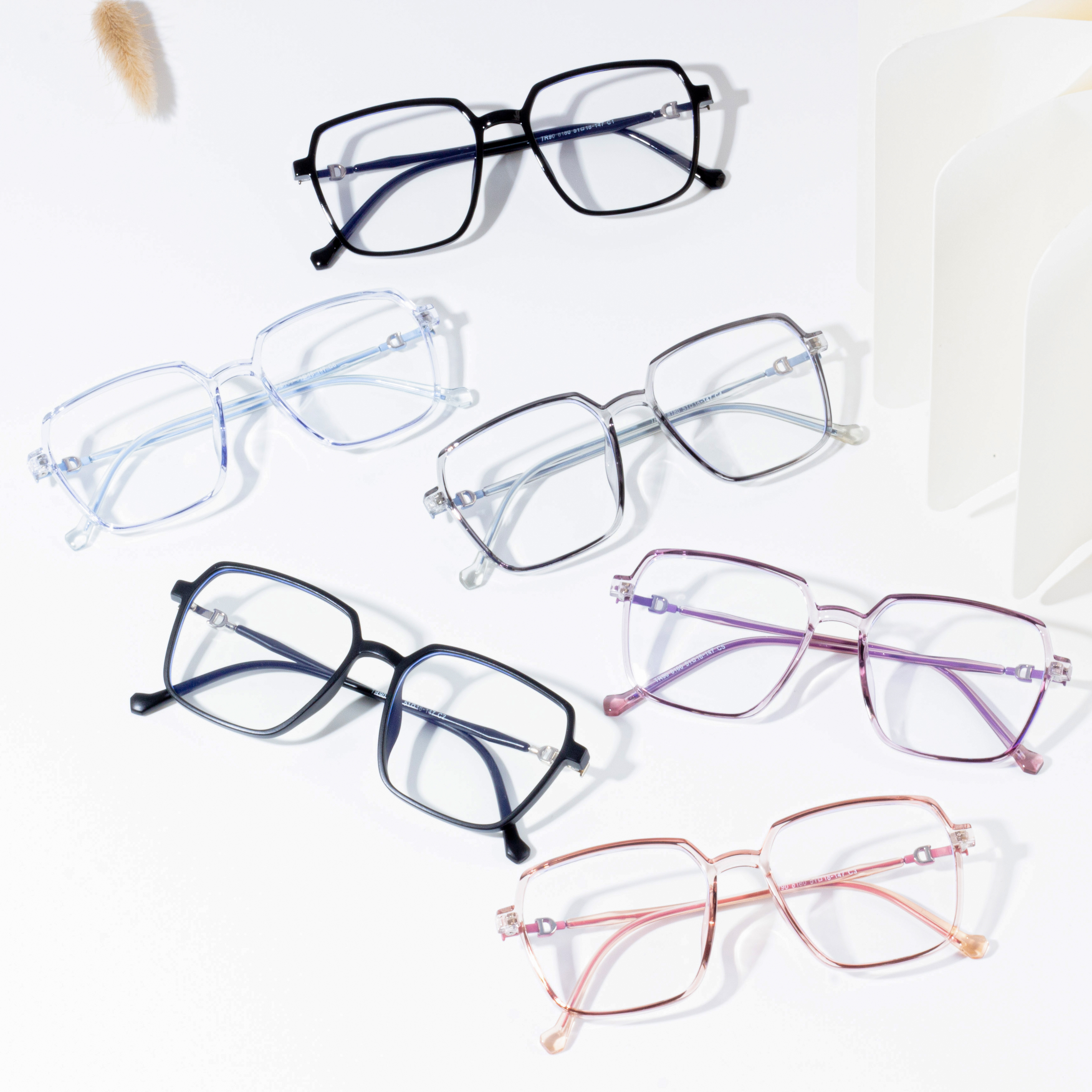 trending womens eyeglass frames