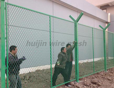 expanded-metal-mesh-fencing