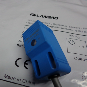 LANBAO square inductor sensor three wire proximity switch