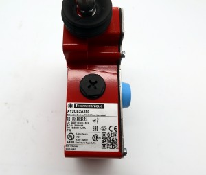 Schneider XY2CE2A250 Latching emergency stop rope pull switch