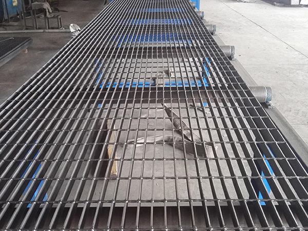 Wholesale China Galvanised Weld Mesh Panels Factories Pricelist –  Steel Grating For Stairs and Walkway  – Chongguan