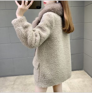 22F029 Sheep Shearing Outerwear Merino Wool Tops Women Winter Wide Lapel Collar 100% Virgin Wool Real Fur Coats