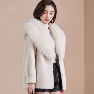 22F049 New Style Popular Hand-stitched Pure Plush Wool Lambskin Cloth Fox Fur Collar Outwear Long Coat for Ladies