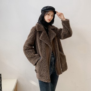 22R019 Streetwear 100% Wool Sheep Shearing Softshell Outdoor Jacket Winter Fall Garment Real Fur Coat Women