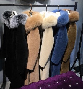 22F043 Factory Wholesale Korean Sheep Shearing Winter Autumn Warm Wool Grain Coat Swing Coat Fur Trim Hooded Lambskin Coat