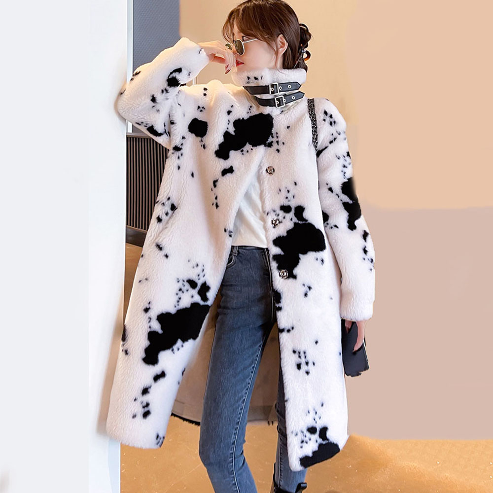 Plaid Coat With Fur Collar Supplier –  22RL024 100% Wool Sheep Shearing Fur Coat Cow Color Softshell Outdoor Loose Fit Winter Coat for Women  – MeWell