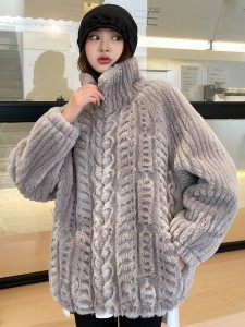 22J012 Sheepskin Fur Hand Cutting Pattern Warm Fashion Girl Cloth Wool Fur Coat