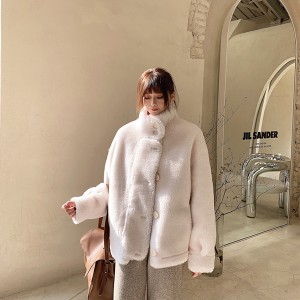 22T033 Sheepskin Jacket Warm Women Outwear of Sheep Shearing Fur