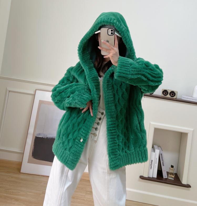 22J009 Sheep Fur Cloths Hand Cutting Pattern Pure Woollen Garment  Ladies Winter Coat Featured Image