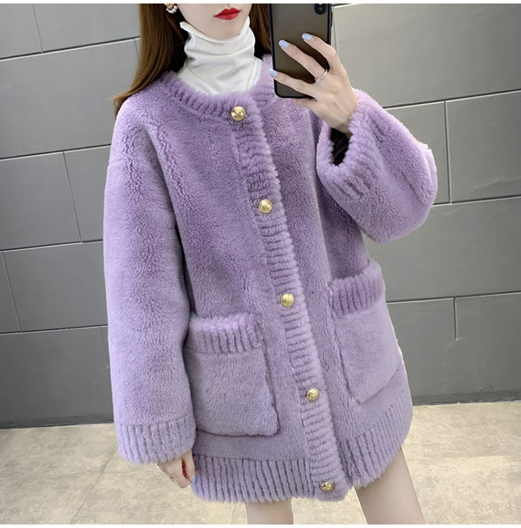 Good Wool Fleece Pullover Manufacturers –  22J027 Gold Button Sheepskin Winter Warm Jacket  – MeWell