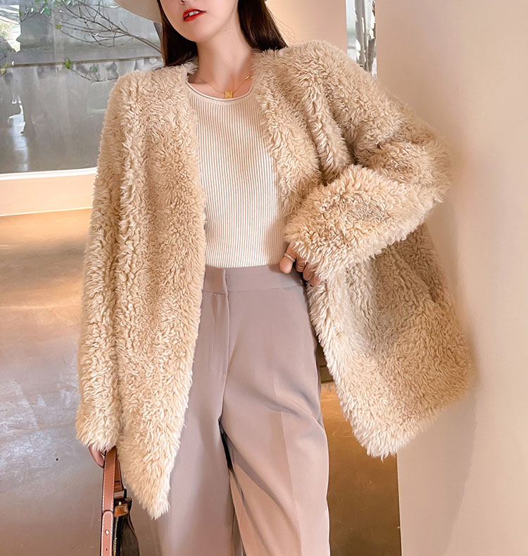 22C020 Sheep Shearling Soft Plush Coat Pure Woollen Winter Overcoat Women Coat Featured Image