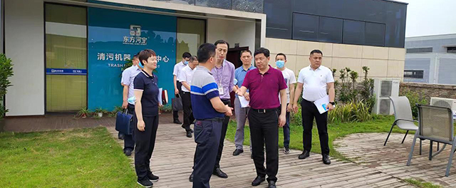 Feng Jun led a team to visit our company to carry out the activity of “stabilizing the economic market”