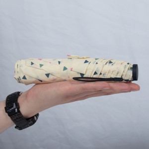 Hot-bejgħ Ultra-dawl 3 Folding Mini Pocket Umbrella