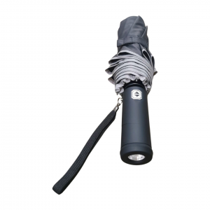 Paraguas plegable automático de tres con luz LED.