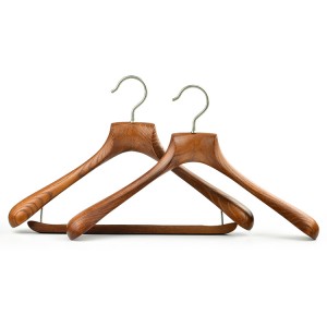 China Wholesale Flat Hangers Factory –  High-end OEM Suit Hanger Supplier 2021 New Design Men’s Coat Hanger – Lipu