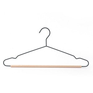 Wholesale Children Hangers –  Hanger Supplier New Design Black Color Metal Hanger with Solid Wood Bar – Lipu
